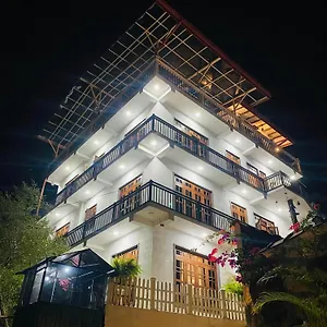 White House *** Kandy
